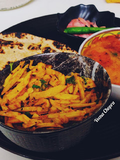 सूखी अरबी की सब्जी (sukhi arbi ki sabzi recipe in Hindi) रेसिपी मुख्य फोटो
