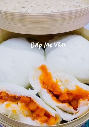 Hình của món Bánh bao nhân xá xíu.