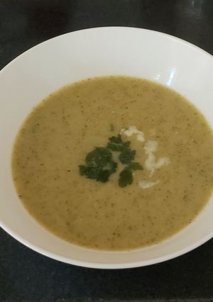 A picture of My Broccoli + Stilton Soup 😃.