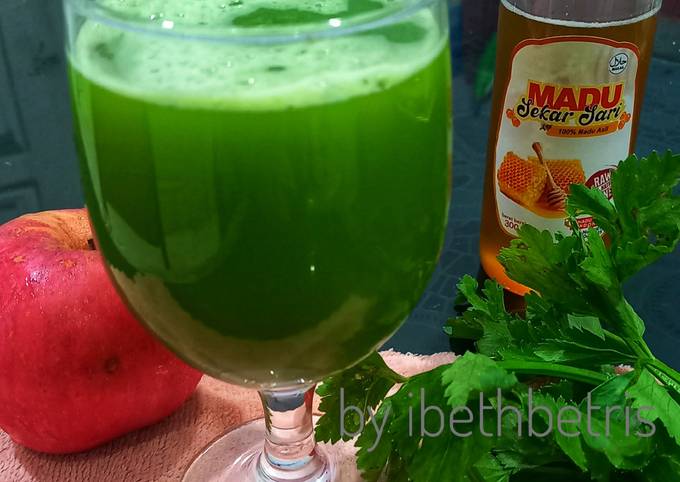 Cara membuat Jus apel seledri labu siam lemon (minuman penurun kolesterol) Cara membuat Jus apel seledri labu siam lemon (minuman penurun kolesterol)