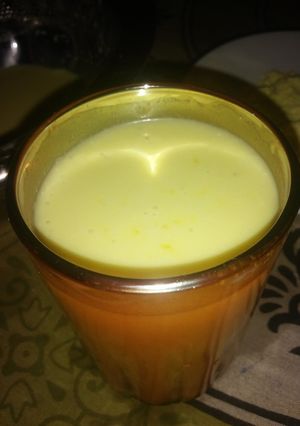 बादाम पिस्ता  मिल्कशेक (Badam Pista Milkshake recipe in hindi) रेसिपी मुख्य फोटो