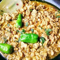 A picture of Dhabaa style qeema.