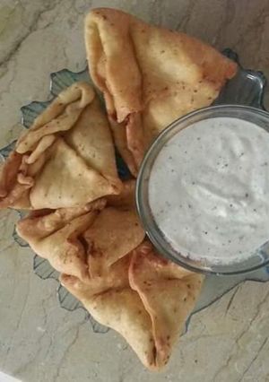 A picture of Alu ka samosy.