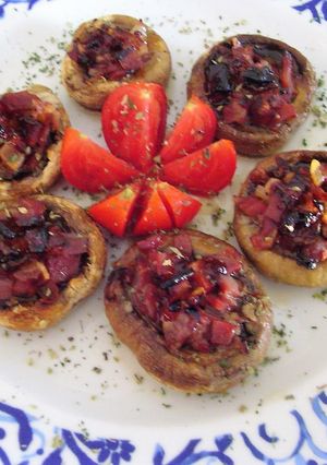 Foto principal de Champiñónes con taquitos de jamón serano