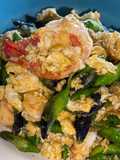 ดอกแคแดงผัดไข่และกุ้ง