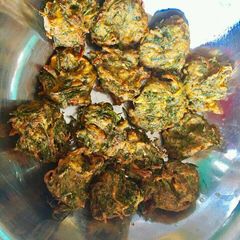 A picture of Palak ke pakode.