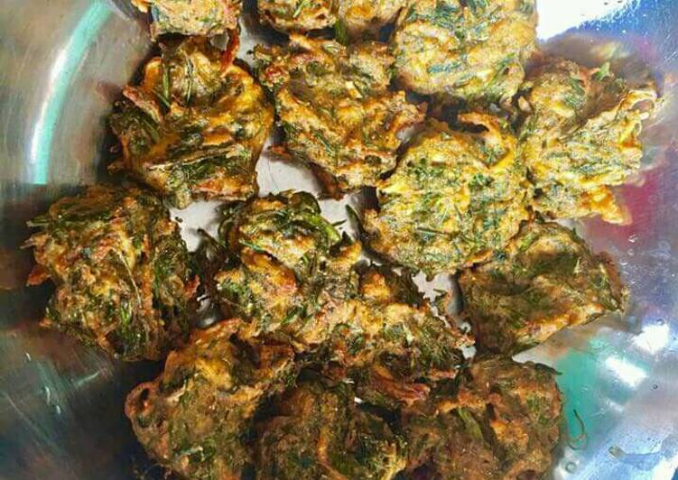 Steps to Make Super Quick Homemade Palak ke pakode