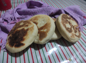 Una foto de Pan Árabe o pan pita