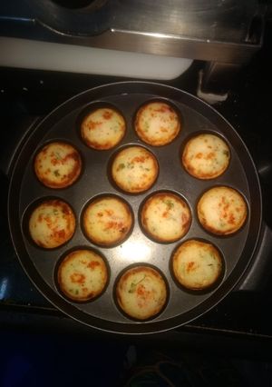 A picture of Rava Appe.