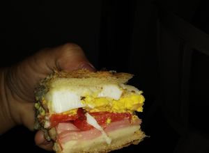 Una foto de Torta chivito