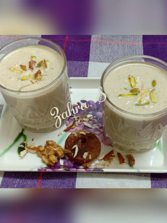 A picture of Dry fruit smoothie.