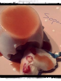 Una foto de Pannacota de granada