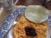 Una foto de omelettes dulces