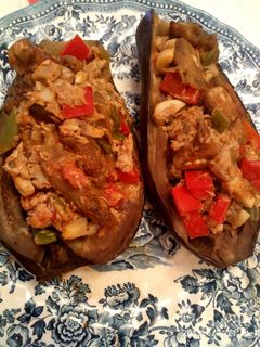 Una foto de Berenjenas rellenas de verdura y atún