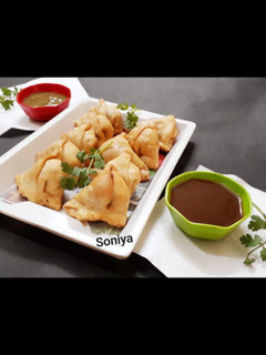 मूंग दाल मिनी समोसा (moong daal mini samosa recipe in hindi) रेसिपी मुख्य फोटो