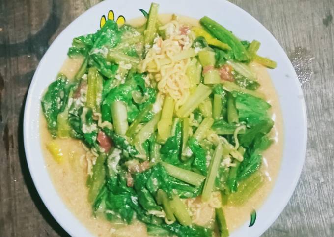 Resep Mie nyemek tumis sawi Resep Mie nyemek tumis sawi