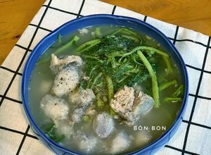 Hình của món Canh Khoai Sọ Rau Nhút Nấu Sườn.