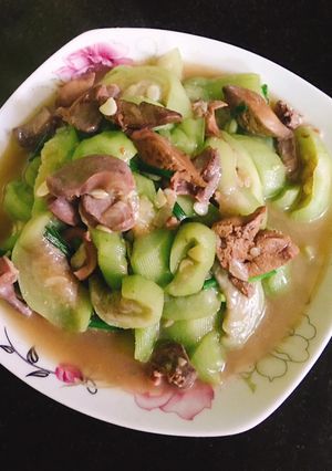 Hình của món Mề gà xào mướp.