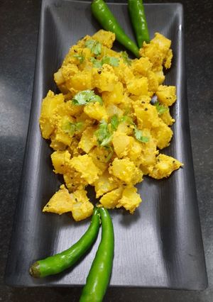 A picture of Potato with Poppy seeds (Alu Posto).