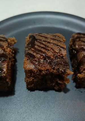 बिस्कीट केक (biscuit cake recipe in marathi) रेसिपी चे मुख्य फोटो 