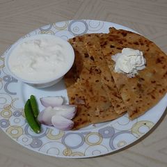 A picture of Aloo paratha.