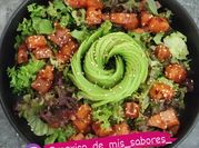 Una foto de salmón crudo