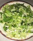 Ensalada de hojas de apio con lechuga