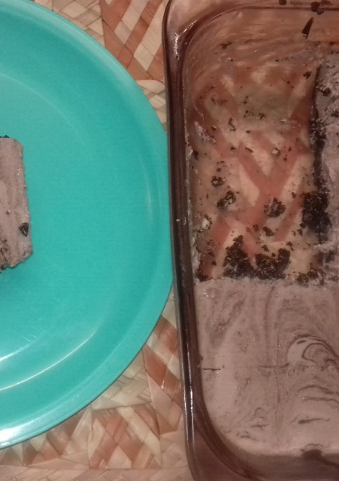 Una foto de Pay de queso y galleta Oreo frío