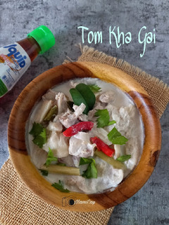 Foto resep Tom Kha Gai (Thai Coconut Chicken Soup)