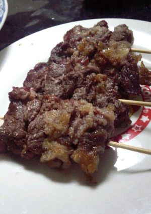 A picture of Juicy Beef Skewers with Thinly Sliced Beef.