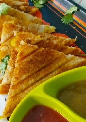 A picture of Masala Potatoes Sandwich.