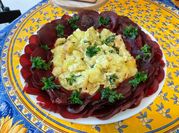 Une photo de salade betterave