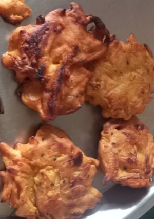 পিঁয়াজি (piyaji recipe in Bengali) রেসিপির প্রধান ছবি