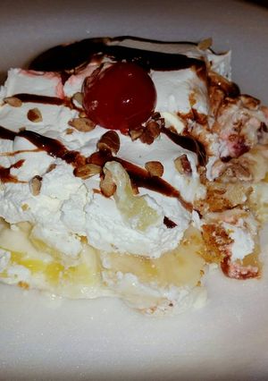A picture of Banana Split Torte.