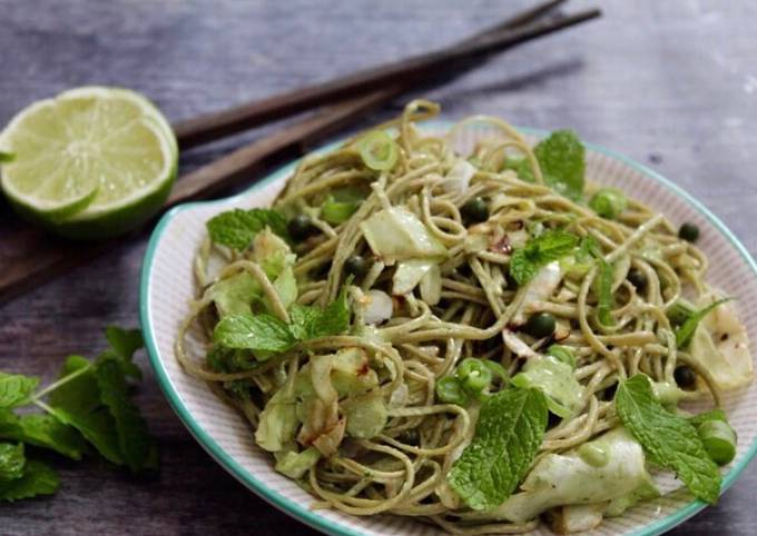 Green soba noodle salad with Asian pesto