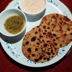 A picture of Besan Paratha.