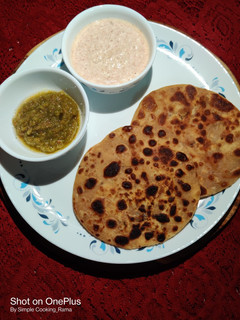 A picture of Besan Paratha.