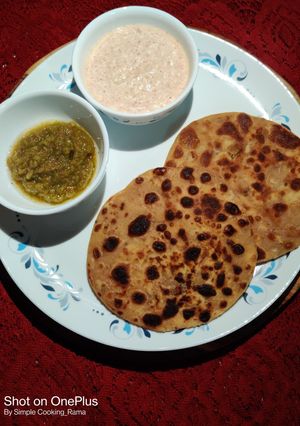 A picture of Besan Paratha.