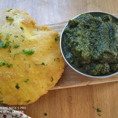 A picture of Aloo Masala Puri.