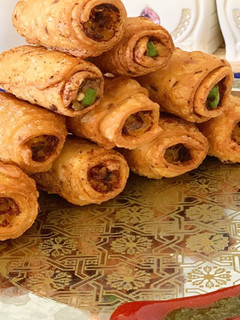 A picture of Potato samosa roll.