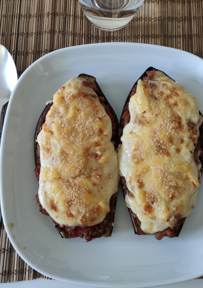 Una foto de Berenjenas rellenas de carne