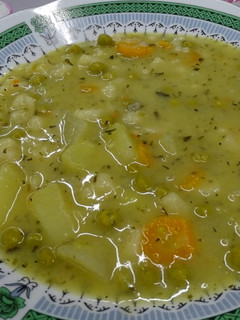 Tejszínes, tárkonyos zöldségleves galuskával! VEGÁN recept fotója