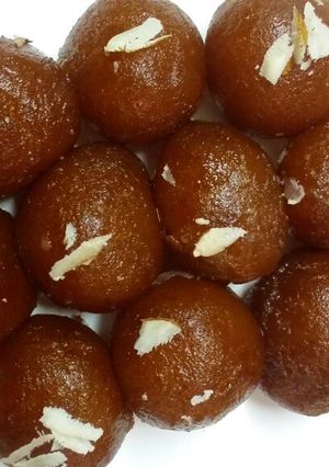 A picture of Mini Gulab jamun.