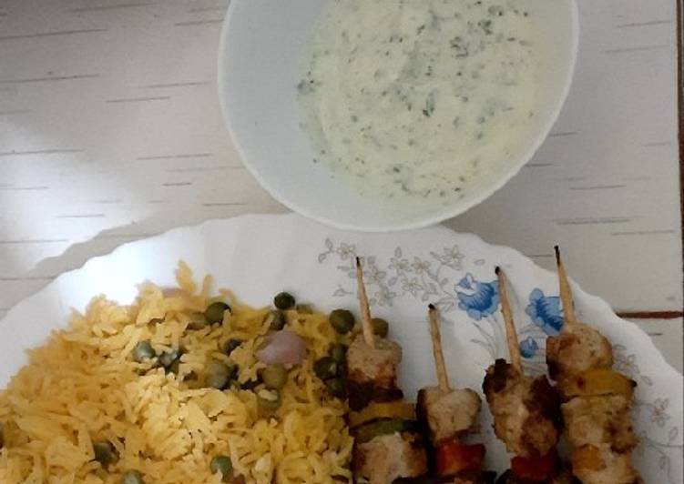 Chicken Mshkaki/veggie fried rice/yoghurt dip(trial and error)😋