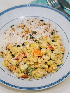 Una foto de No pollo al curry
