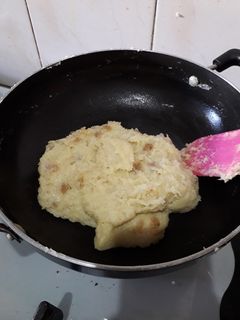 खोया (khoya recipe in Hindi) रेसिपी मुख्य फोटो