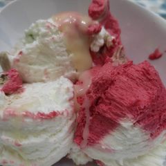 A picture of Homemade ice-cream 😋😋.
