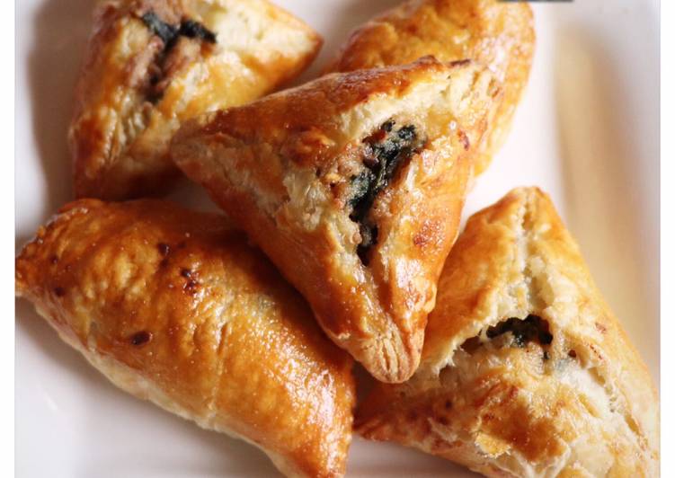 Recipe: Yummy Spinach hand pies