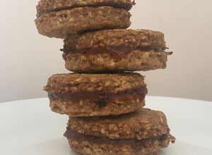 Zabpelyhes keksz eperlekvárral recept fotója