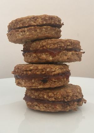 Zabpelyhes keksz eperlekvárral recept fotója